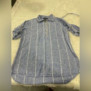 Ellen Tracy Blue and White Casual Button Down Shirt